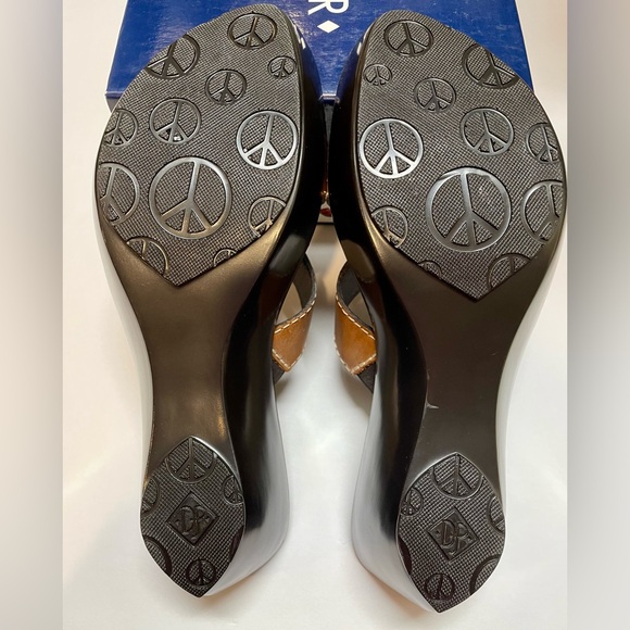 Donald J Pliner NIB Conna3-35 sandals 8.5M - Picture 7 of 7